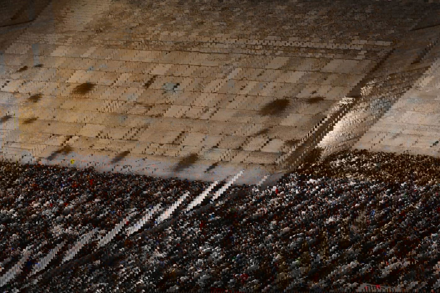 "וּתְשׁוּבָה וּתְפִלָּה"; כך נראות הסליחות האחרונות בכותל