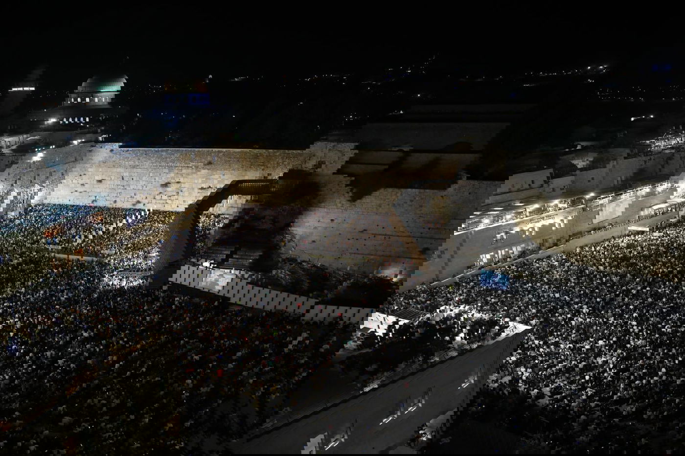 "וּתְשׁוּבָה וּתְפִלָּה"; כך נראות הסליחות האחרונות בכותל