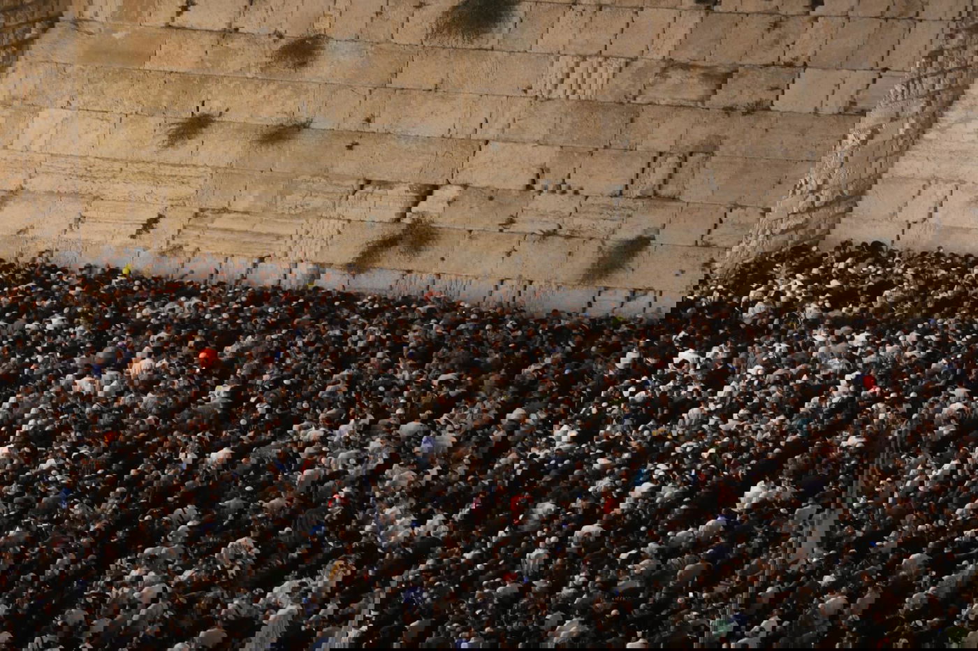 "וּתְשׁוּבָה וּתְפִלָּה"; כך נראות הסליחות האחרונות בכותל