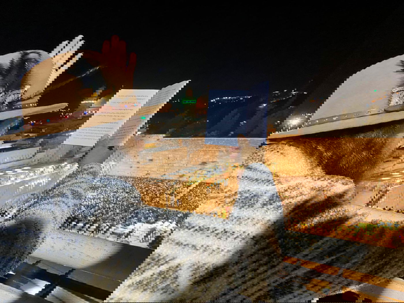 רגע לפני כיפור: השחקן המפורסם ביקש סליחה בכותל