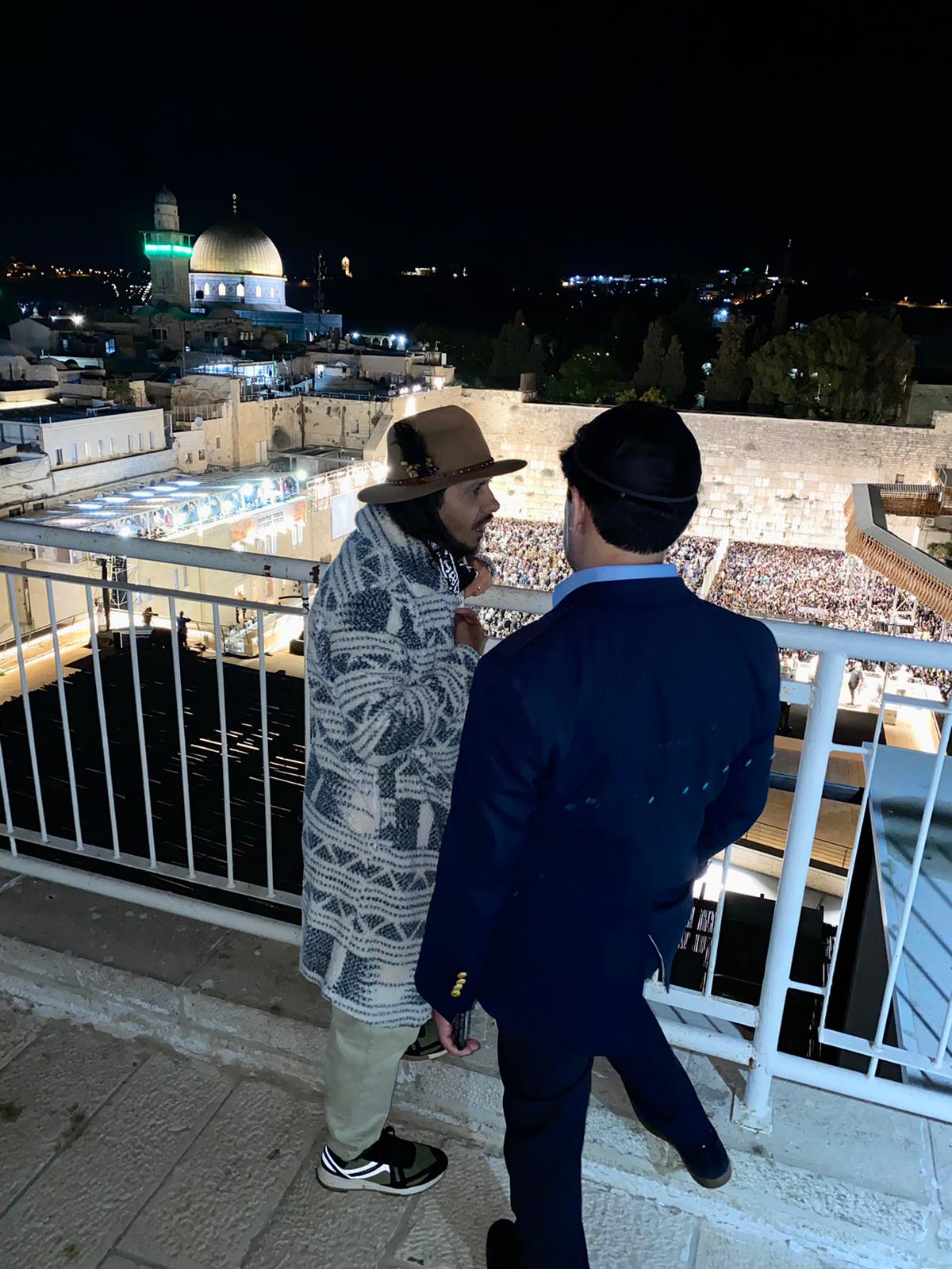 רגע לפני כיפור: השחקן המפורסם ביקש סליחה בכותל