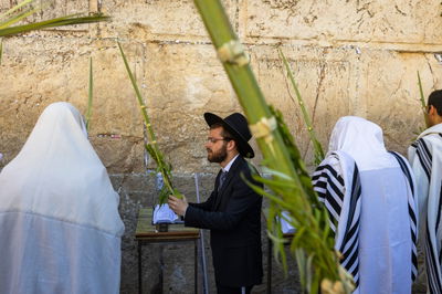 "לא ראה שמחה מימיו" • אילוסטרציה