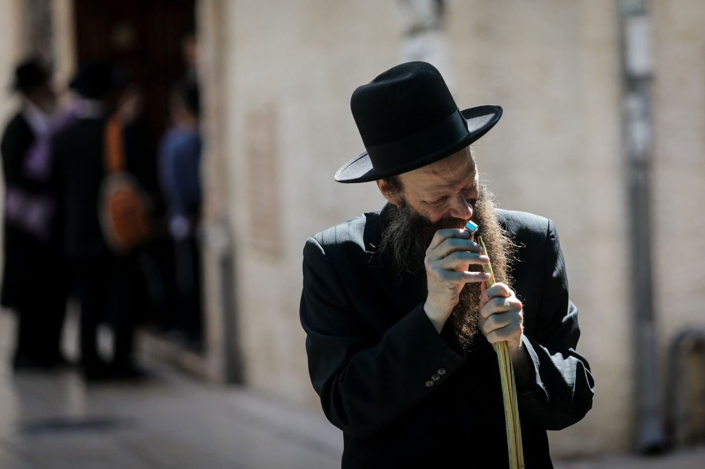 בגאולה ובמאה שערים: כך נראות ההכנות לחג הסוכות