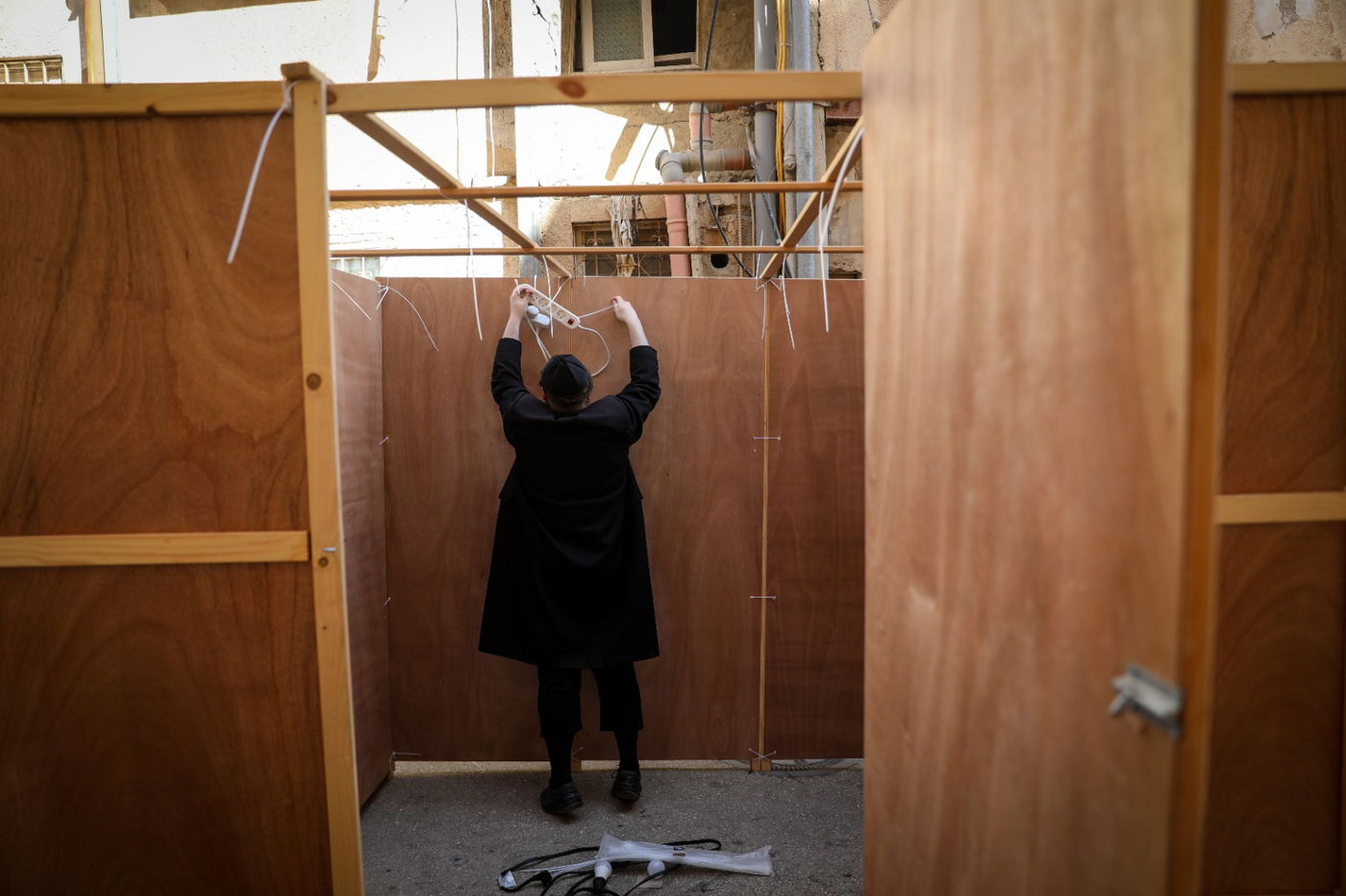 בגאולה ובמאה שערים: כך נראות ההכנות לחג הסוכות