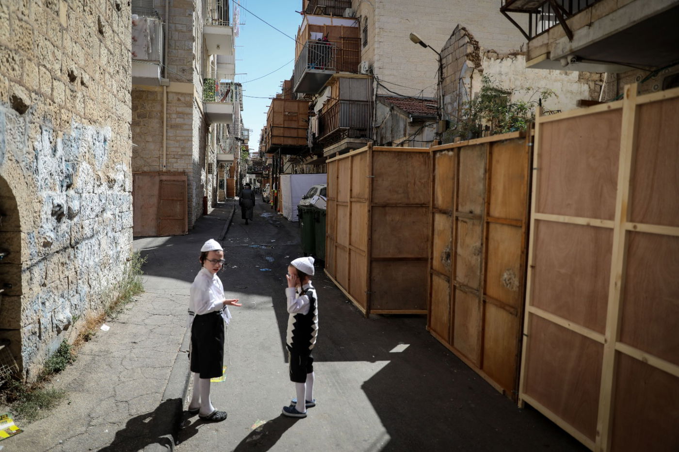 בגאולה ובמאה שערים: כך נראות ההכנות לחג הסוכות