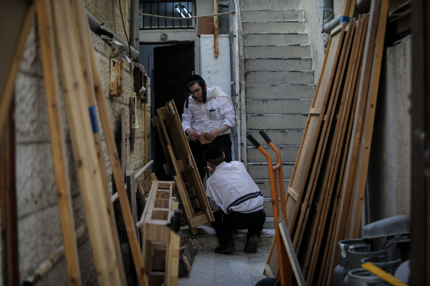 בגאולה ובמאה שערים: כך נראות ההכנות לחג הסוכות