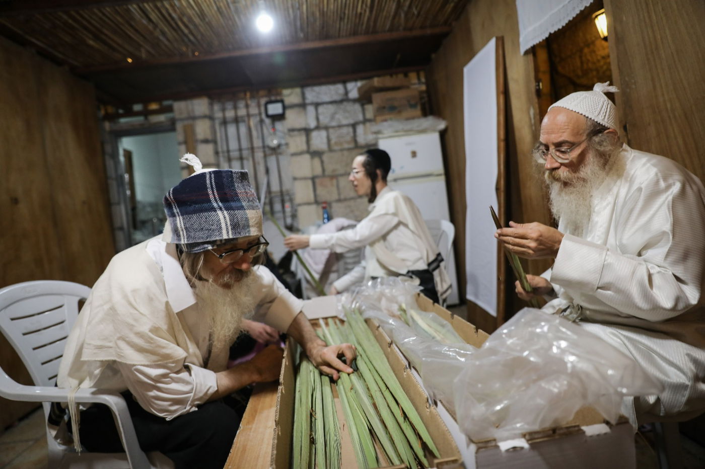 בגאולה ובמאה שערים: כך נראות ההכנות לחג הסוכות
