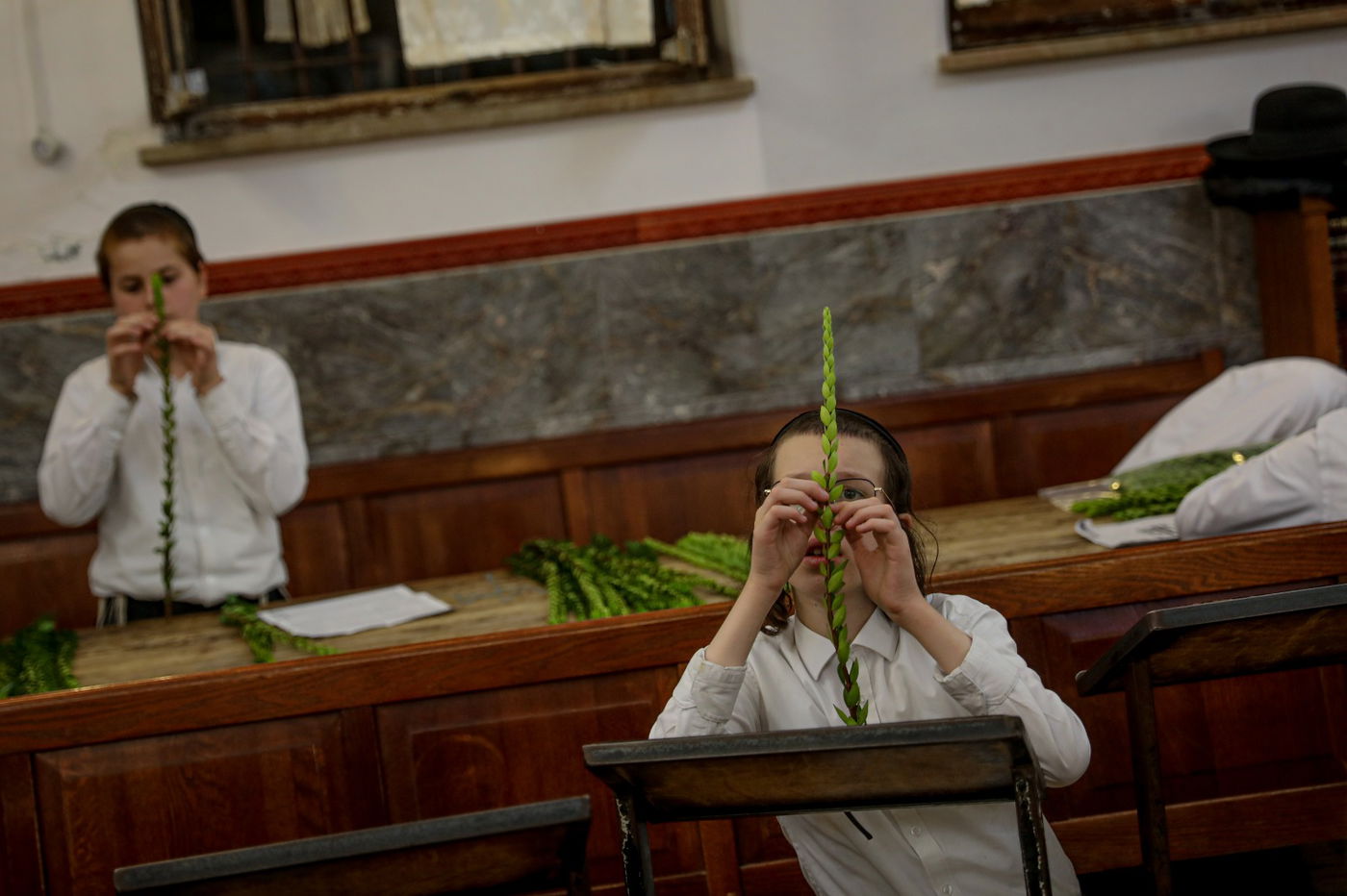 רגע אחרי הצום; האברכים בחרו ארבעת המינים • תיעוד