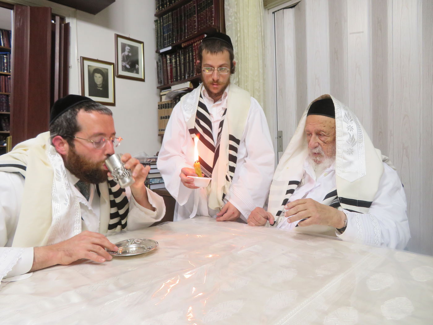 בגיל 99 - הגר"ג אדלשטיין צם כרגיל; הגרב"ד פרץ בבכי