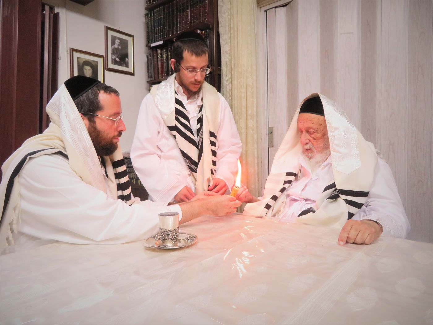 בגיל 99 - הגר"ג אדלשטיין צם כרגיל; הגרב"ד פרץ בבכי