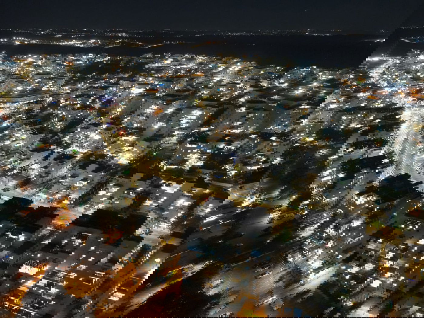 מבט מרהיב מלמעלה: הסוכות הרבות ברחבי העיר אלעד