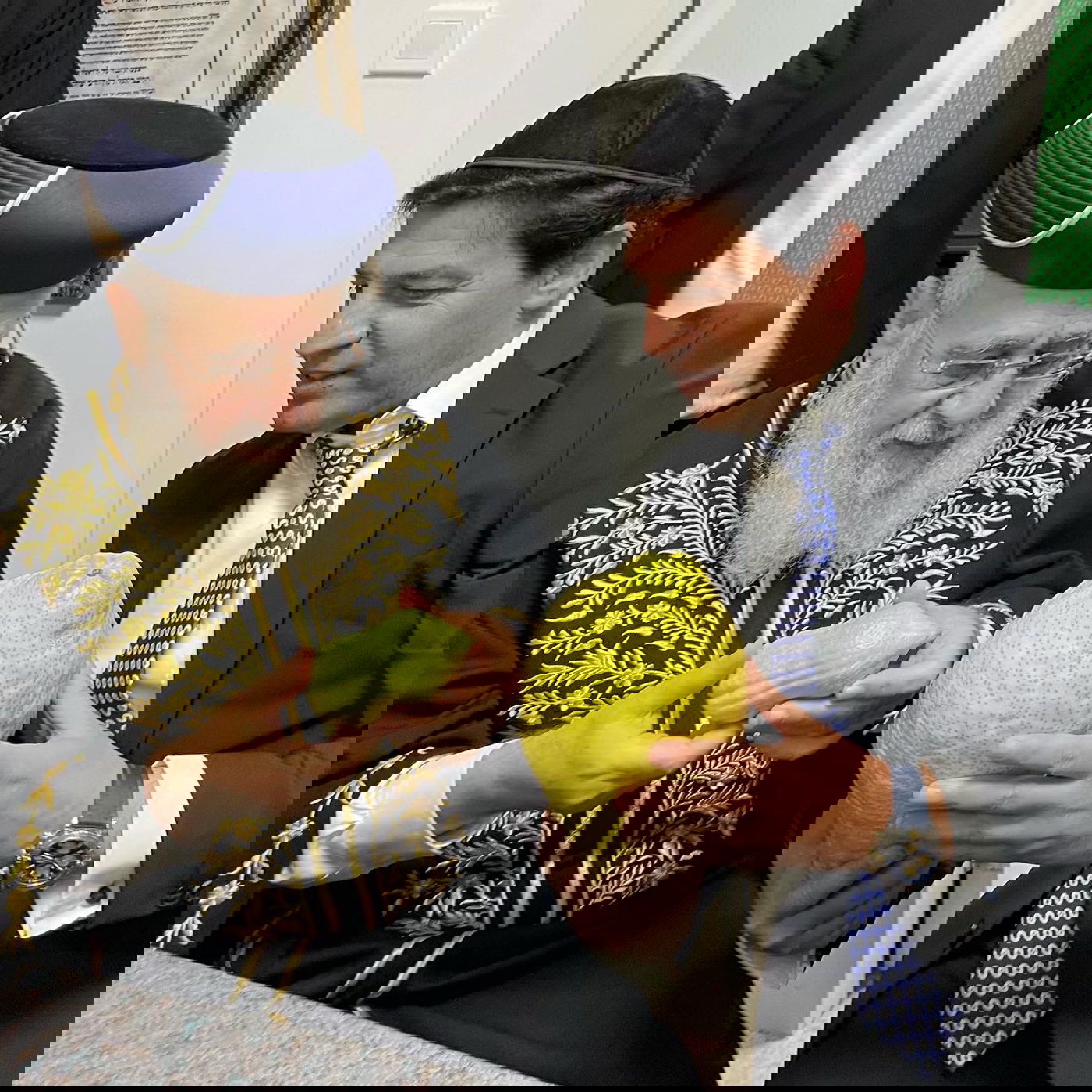 האתרוג של רב הסלבס לראשון לציון • תיעוד