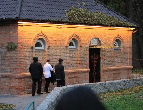 מתחם ציון בעל התניא בערב החג