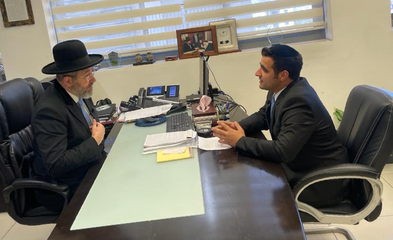 הרב הראשי הגר"ד לאו בשיחה עם ישי כהן