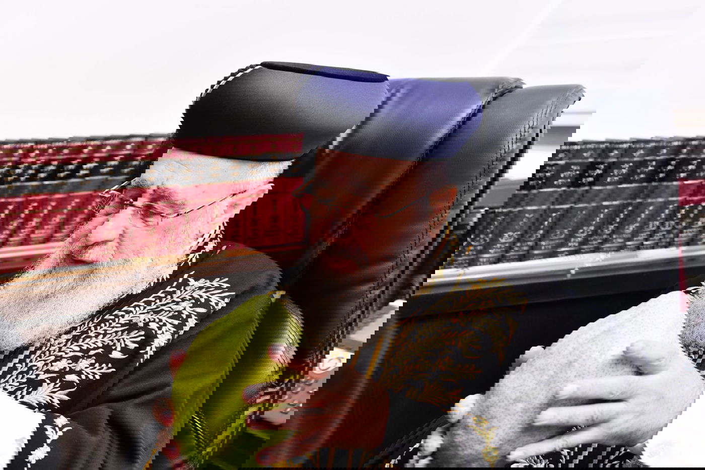 האתרוג והטלית שהעניק הרב שלמה זביחי לראשון לציון | תיעוד