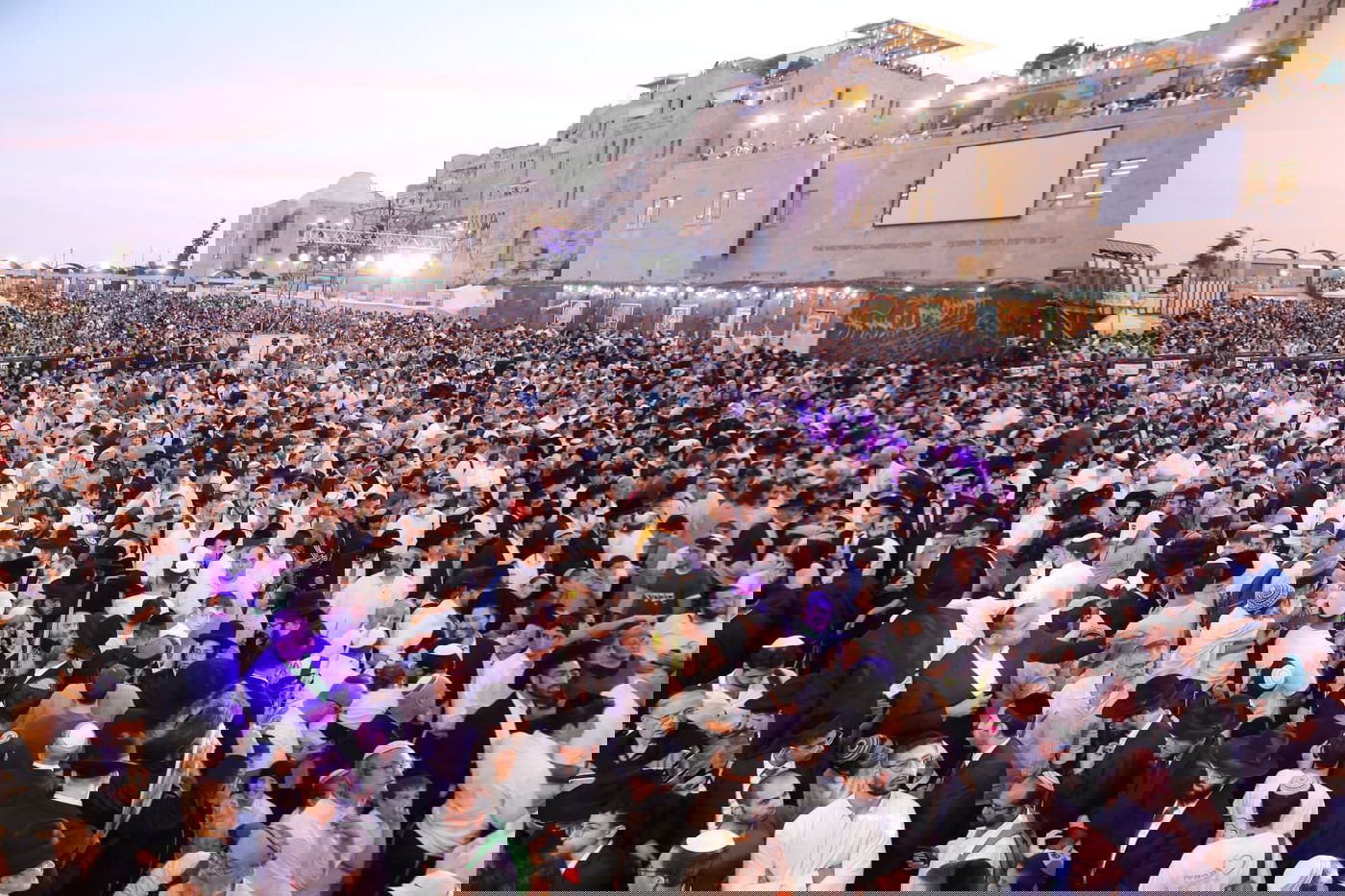 כשהנשיא יצחק הרצוג קרא בנביא במעמד 'הקהל' בכותל המערבי