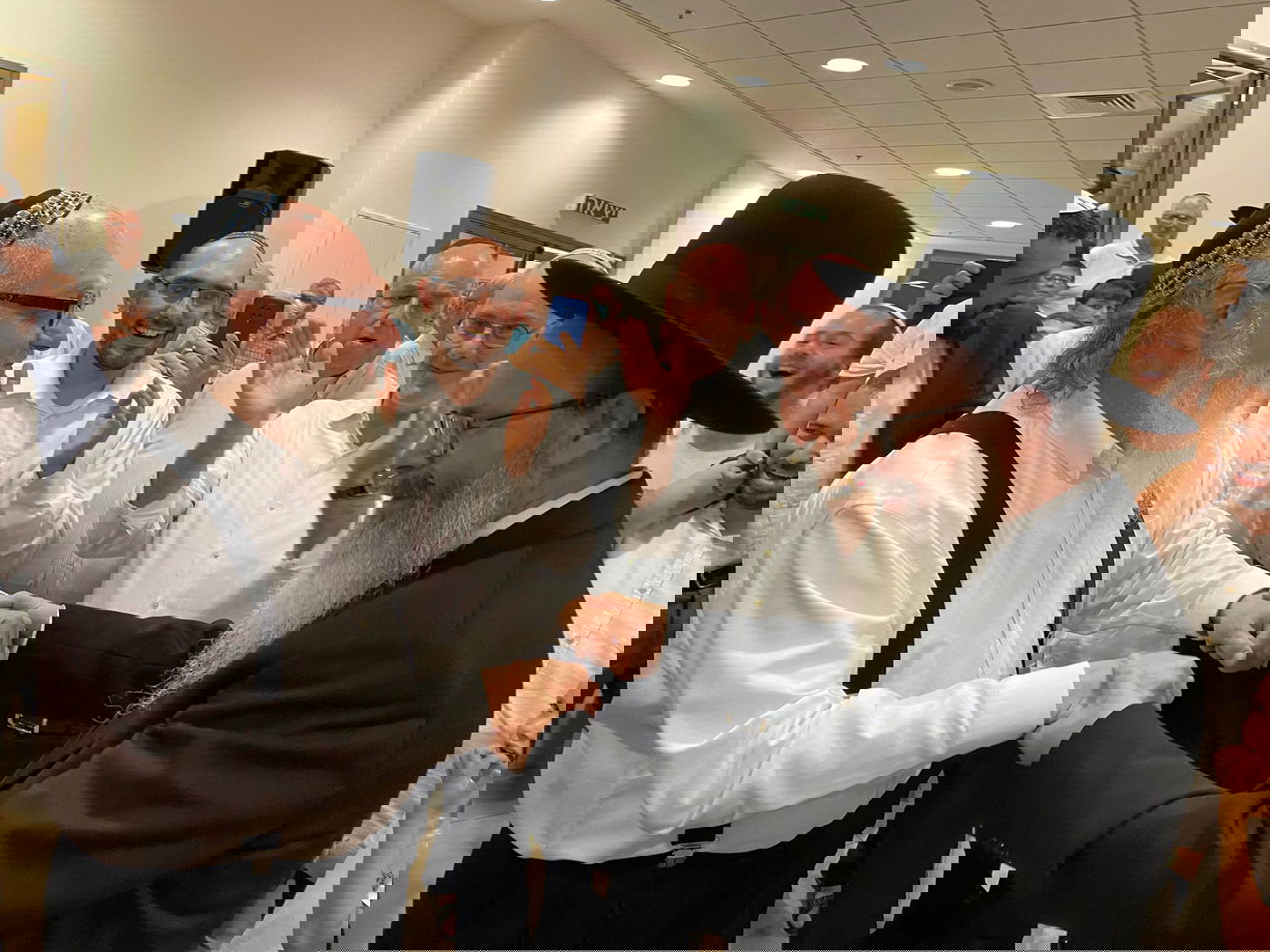 יהונתן פולארד חגג בשמחת בית השואבה בפתח תקווה