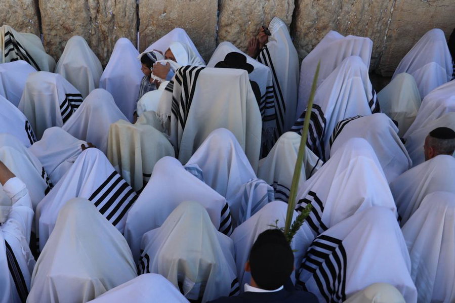 במעמד אלפים: מעמד ברכת כהנים בכותל המערבי | שידור חוזר