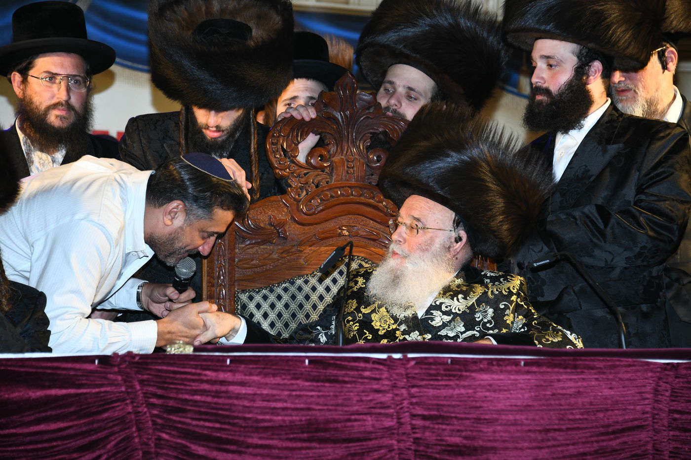 רבבות בשמחת בית השואבה הגדולה בישראל  בחצר הקודש מישקולץ בפתח תקוה