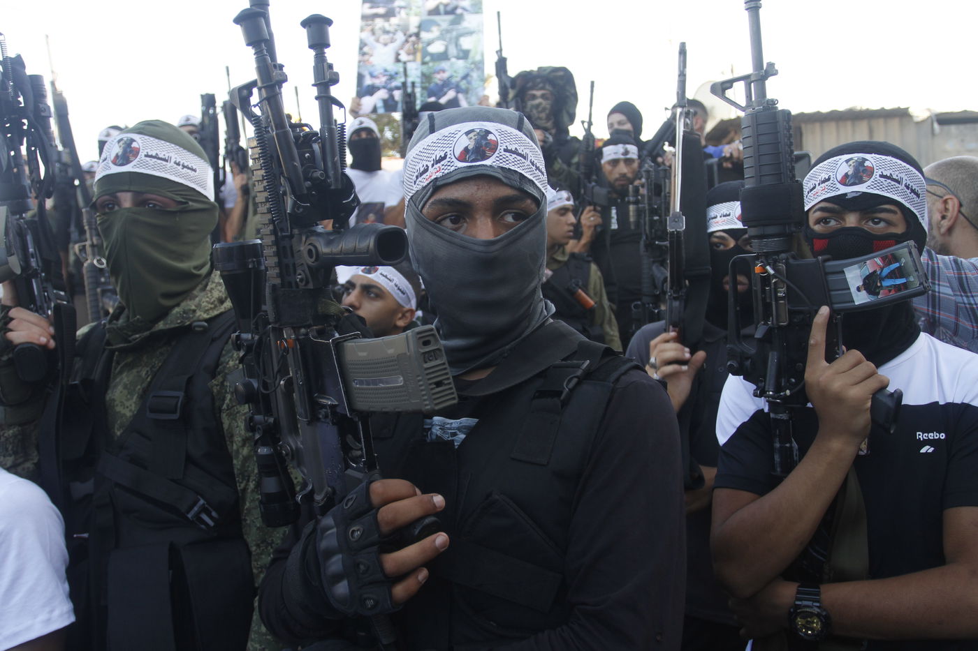 חמושים בשכם