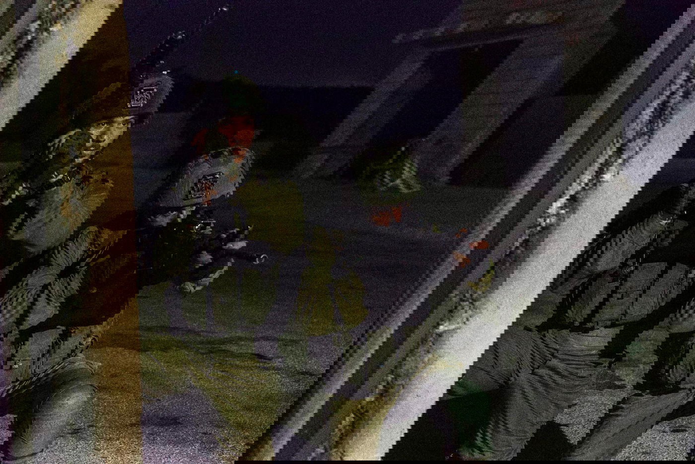 עשרה מבוקשים נעצרו, אמצעי לחימה הוחרמו | תיעוד