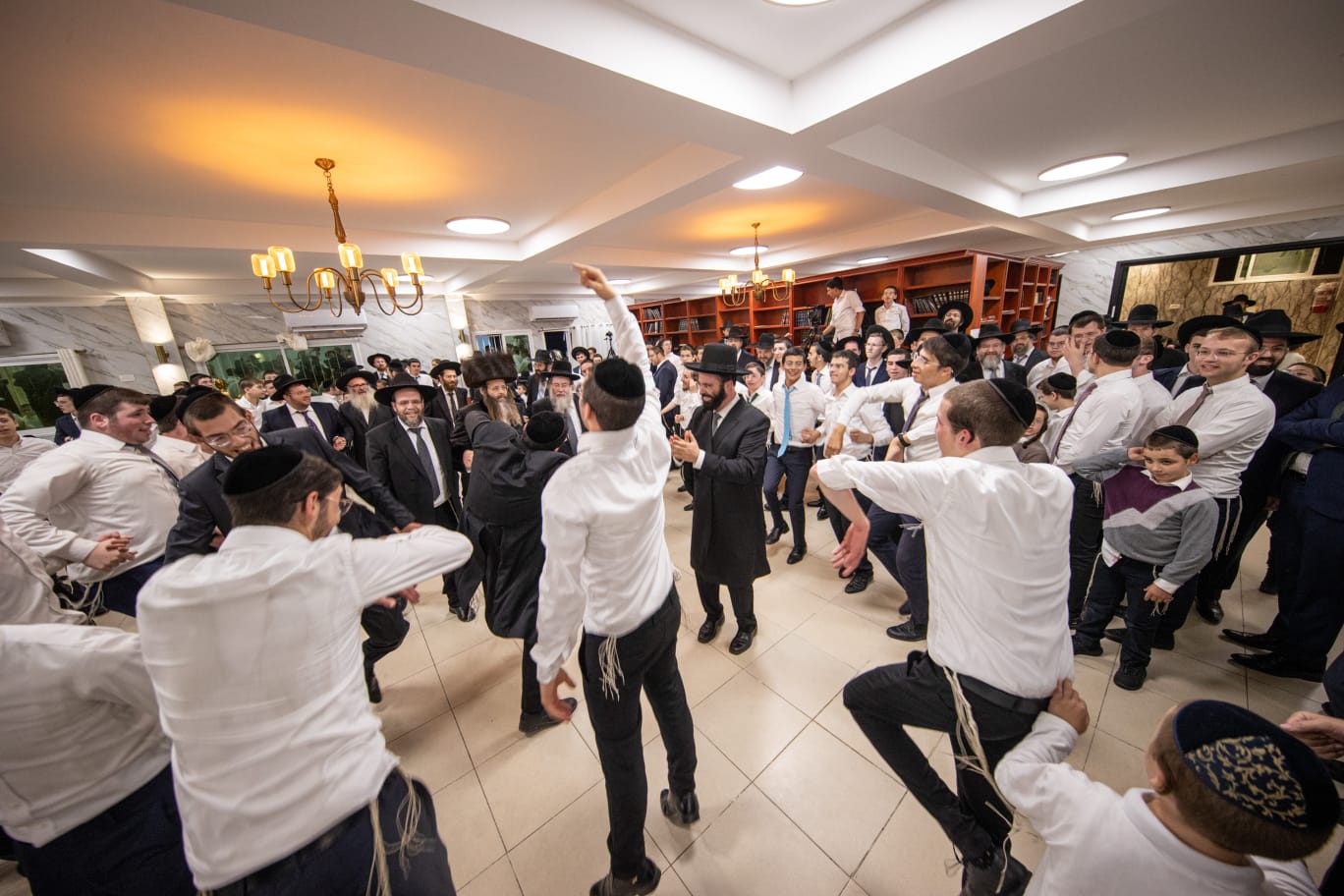 בגבעת זאב: הישיבה חגגה לראשונה שמחת בית השואבה