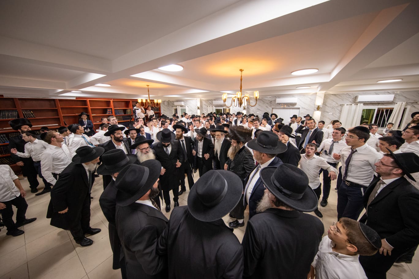 בגבעת זאב: הישיבה חגגה לראשונה שמחת בית השואבה