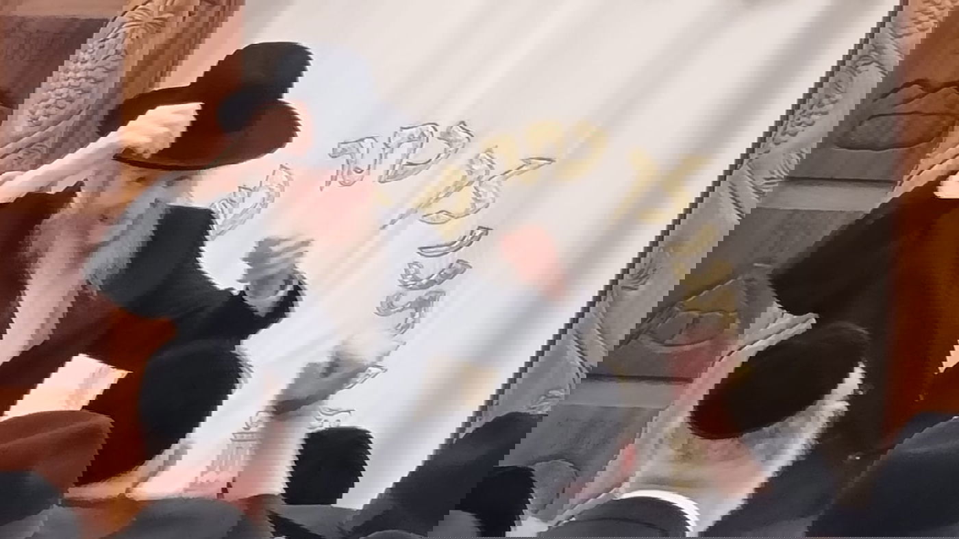 אל תוך הלילה: תיעוד מהריקודים בבית מדרשו של המשגיח