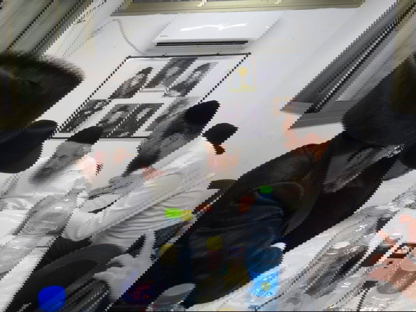 בגבעת הישיבה: תיעוד מחג הסוכות במחיצת הגר"ד לנדו