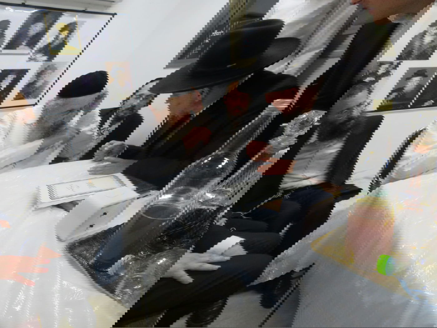 בגבעת הישיבה: תיעוד מחג הסוכות במחיצת הגר"ד לנדו