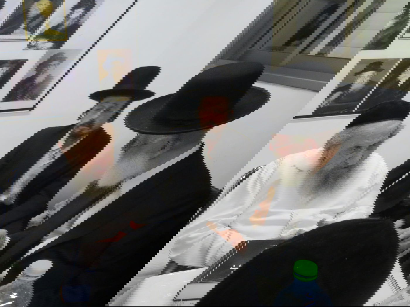 בגבעת הישיבה: תיעוד מחג הסוכות במחיצת הגר"ד לנדו