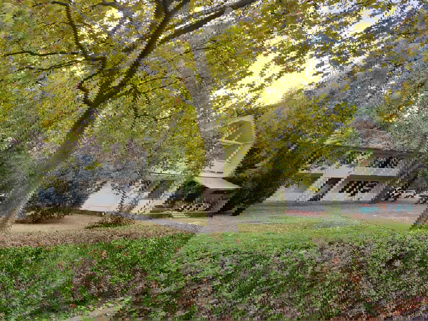 המעונות במחנה הפליטים בהונגריה