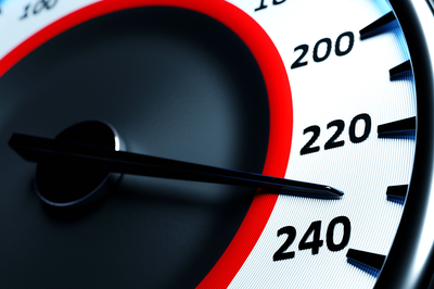 במהירות של 230 ק"מ