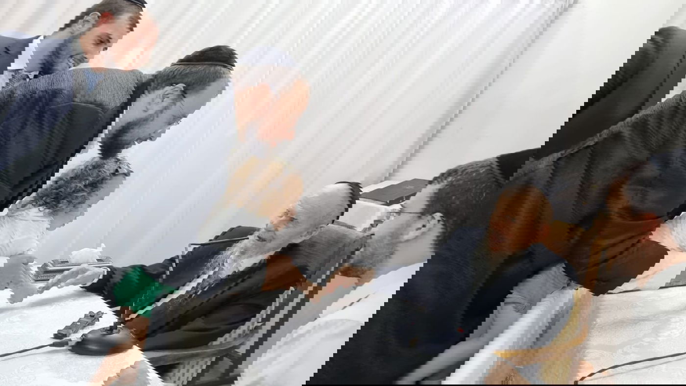 זופניק בכיכר • כל התמונות והנייעס של סוכות והמסתעף