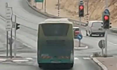 הנהג מבצע עבירות תנועה