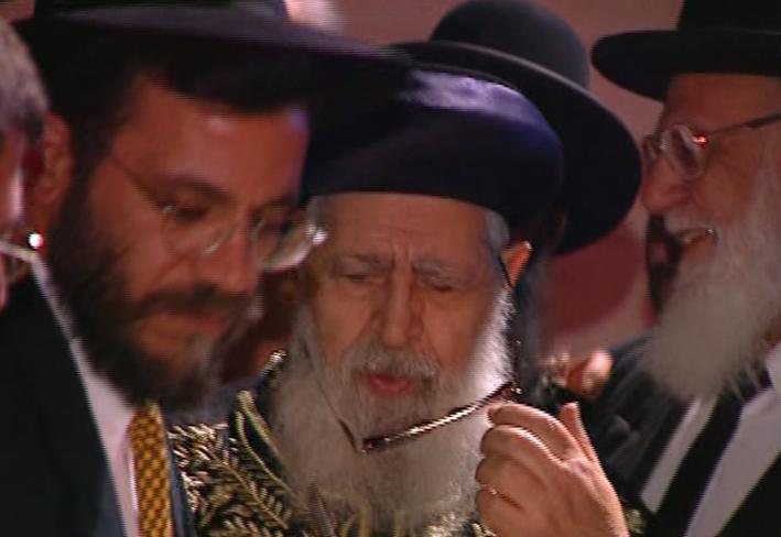 עוד יוסף חי // צוריאל קריספל בקווים לדמותו של מרן רבי עובדיה יוסף זצ"ל