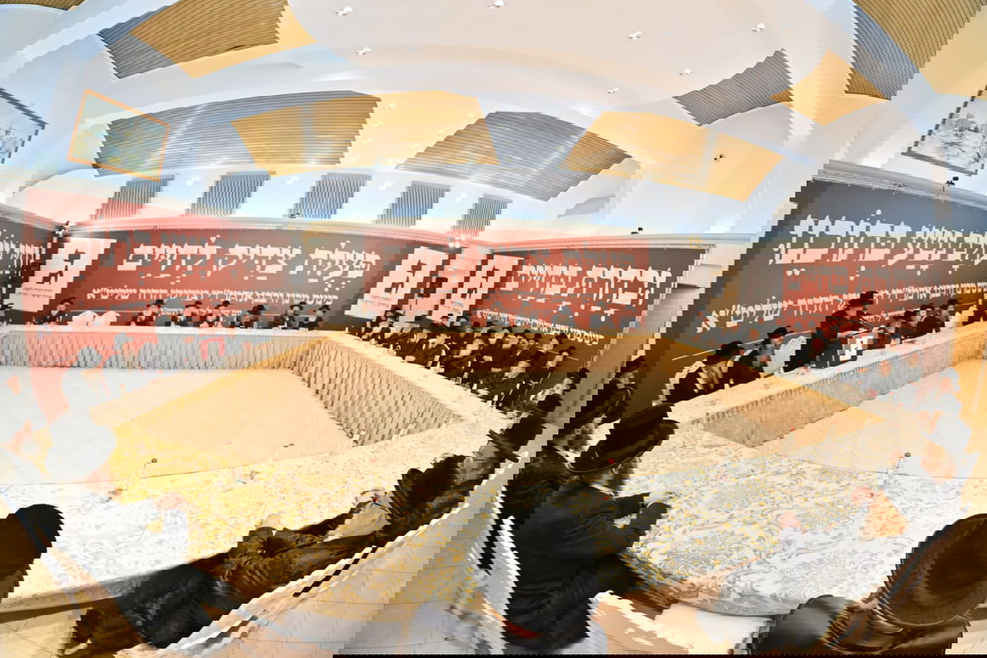 עשרות אדמו"רים ומנהיגי קהילות חסידיות התכנסו בירושלים