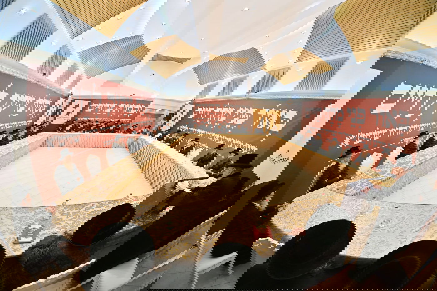 עשרות אדמו"רים ומנהיגי קהילות חסידיות התכנסו בירושלים