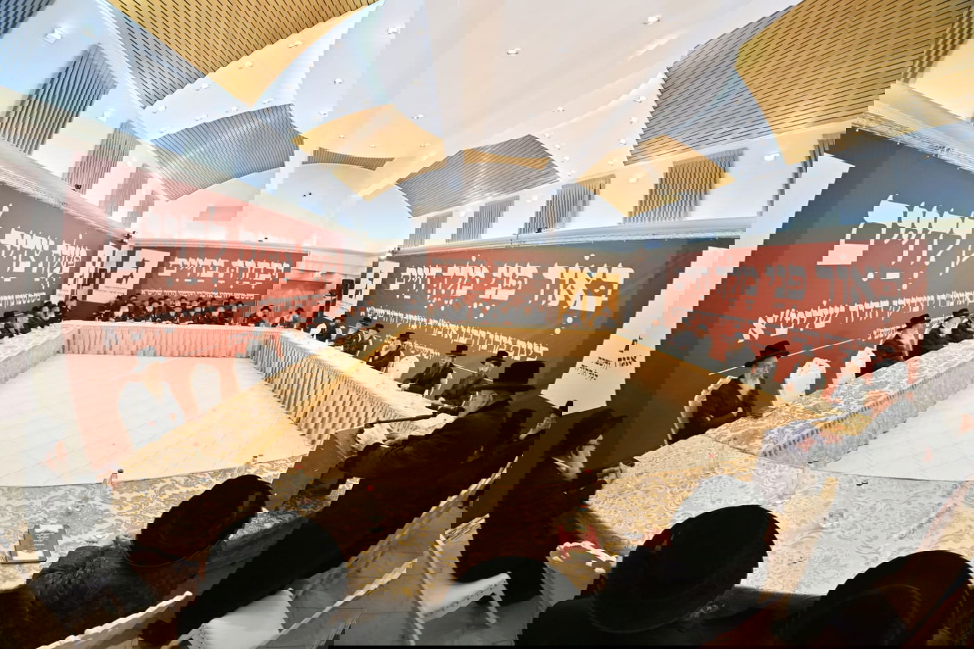 עשרות אדמו"רים ומנהיגי קהילות חסידיות התכנסו בירושלים