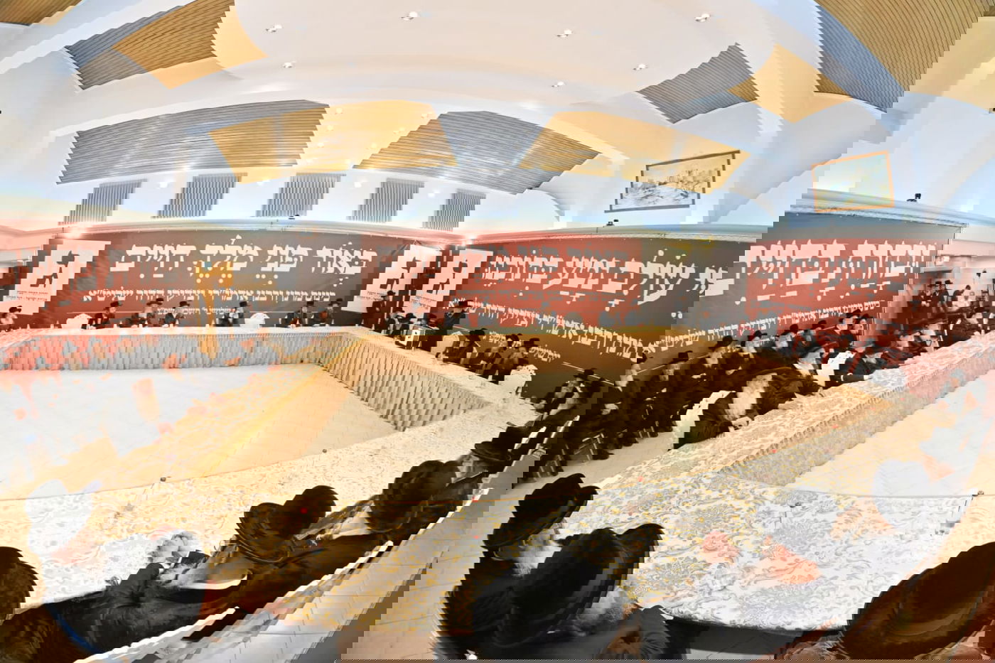 עשרות אדמו"רים ומנהיגי קהילות חסידיות התכנסו בירושלים