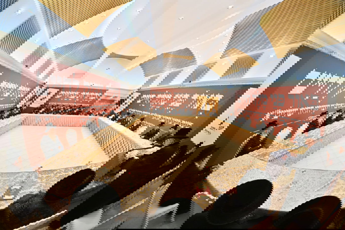 עשרות אדמו"רים ומנהיגי קהילות חסידיות התכנסו בירושלים