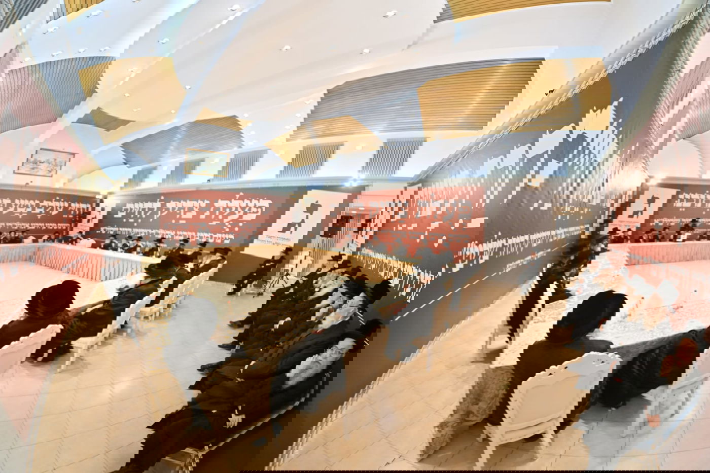 עשרות אדמו"רים ומנהיגי קהילות חסידיות התכנסו בירושלים