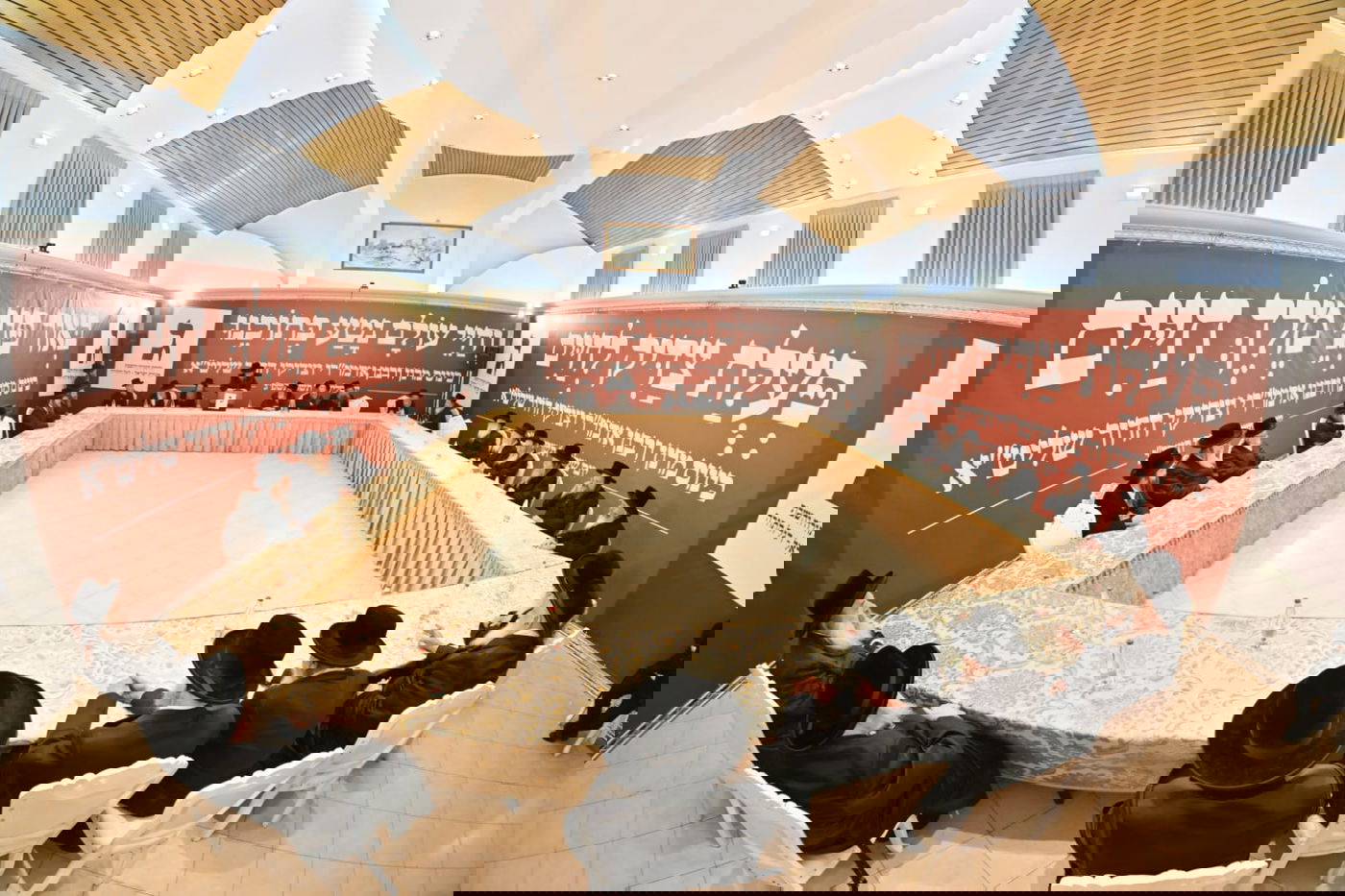 עשרות אדמו"רים ומנהיגי קהילות חסידיות התכנסו בירושלים