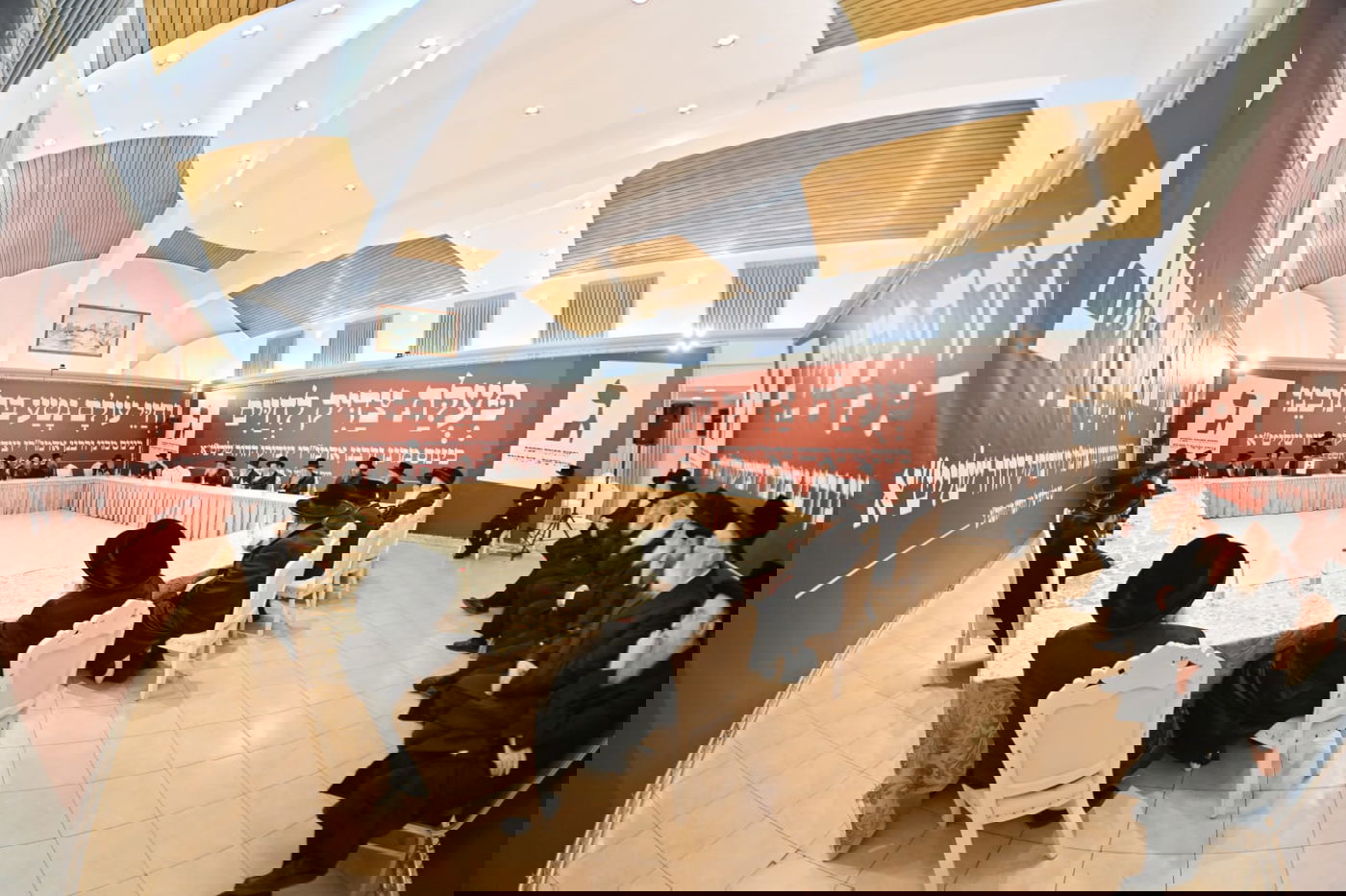 עשרות אדמו"רים ומנהיגי קהילות חסידיות התכנסו בירושלים