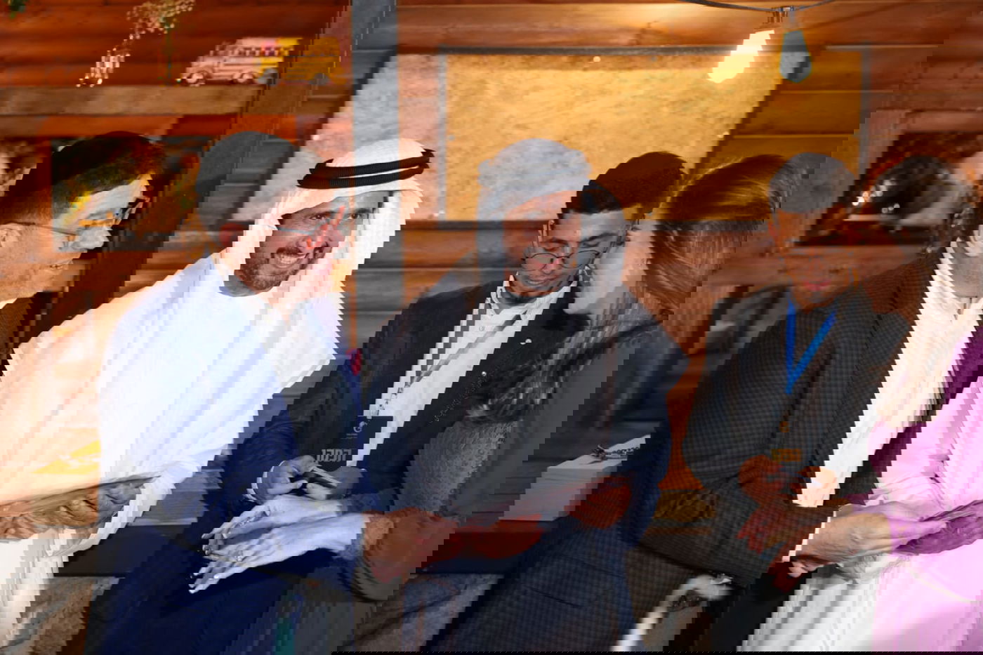 שייח'ים מדובאי רקדו בחתונת בתה של עומר ינקלביץ • צפו