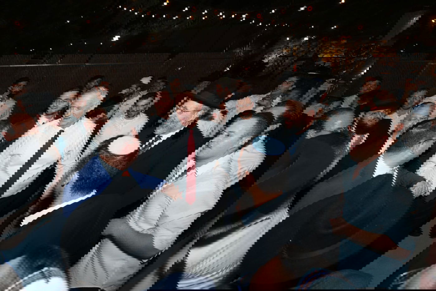 שייח'ים מדובאי רקדו בחתונת בתה של עומר ינקלביץ • צפו