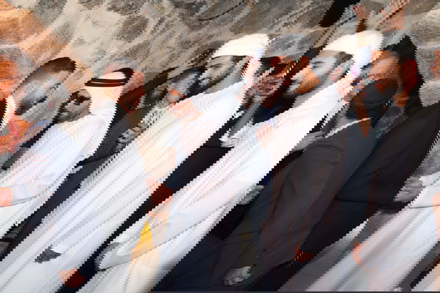 שייח'ים מדובאי רקדו בחתונת בתה של עומר ינקלביץ • צפו