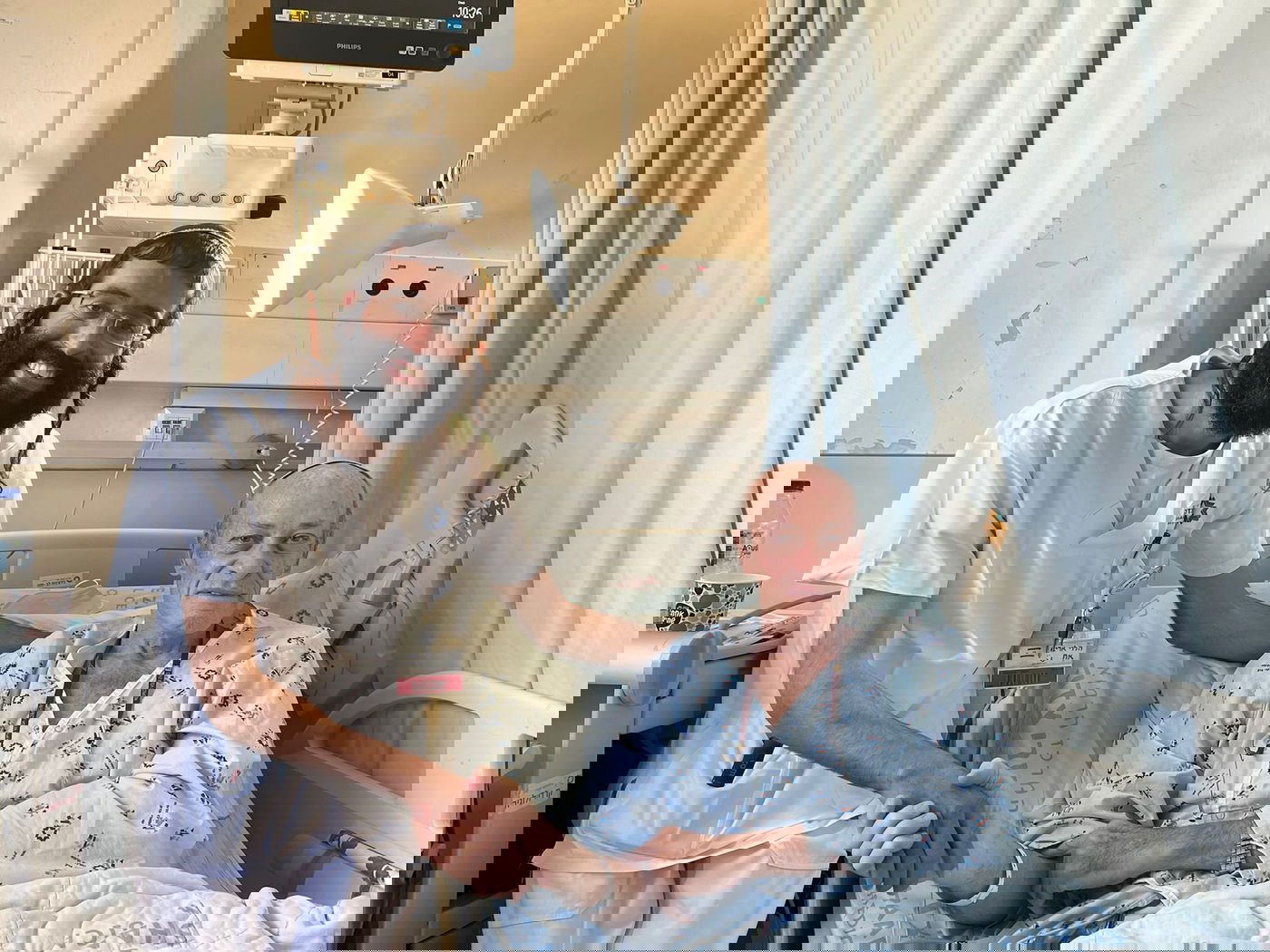 אריאל הלוי ורפאל דר בבית החולים