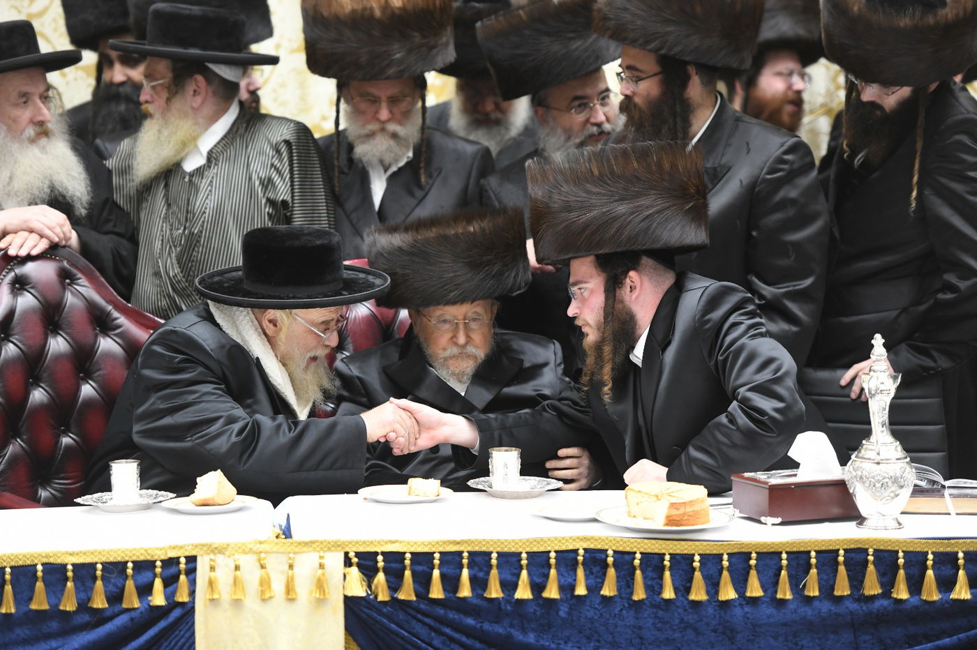 תיעוד: שמחת החתונה בחצרות ביאלא - אשלג - קאמרנא