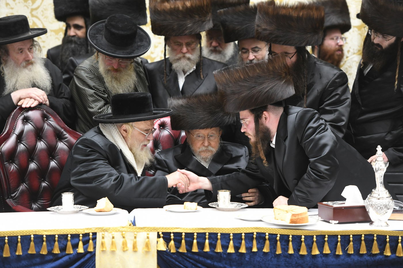 תיעוד: שמחת החתונה בחצרות ביאלא - אשלג - קאמרנא